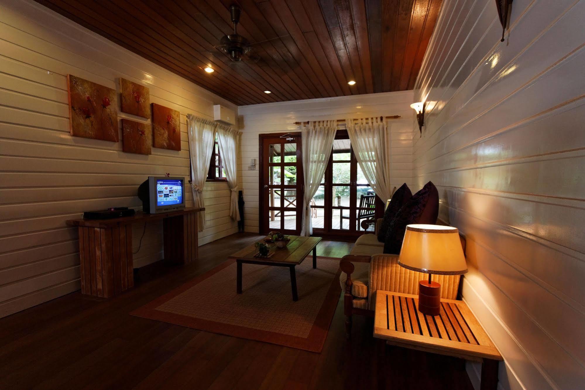 Tempat peranginan Sutera Sanctuary At Manukan Island